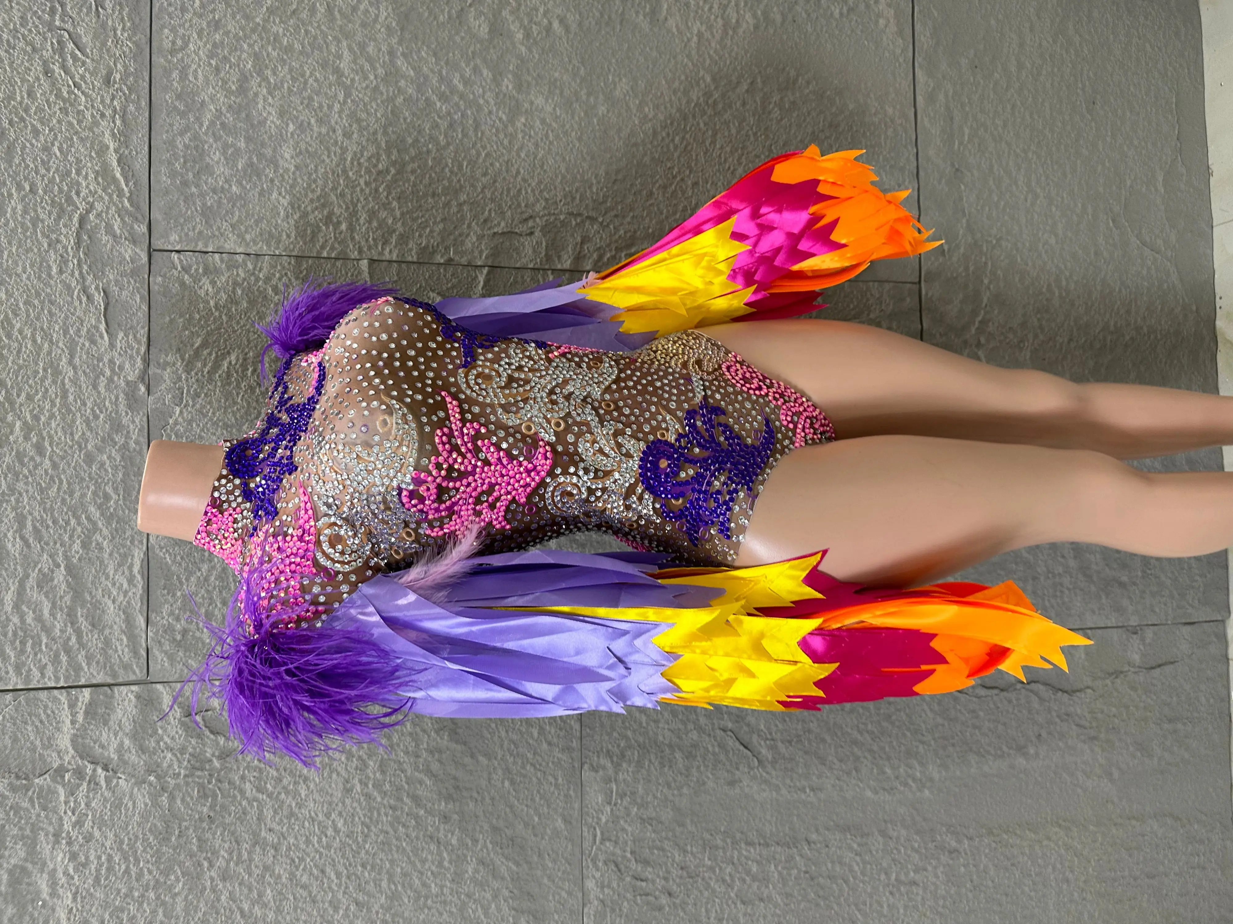 

Роскошный красочный женский боди с высоким воротом, украшенный кристаллами, с градиентным атласным эффектом и рукавами, сексуальный костюм для сценических выступлений