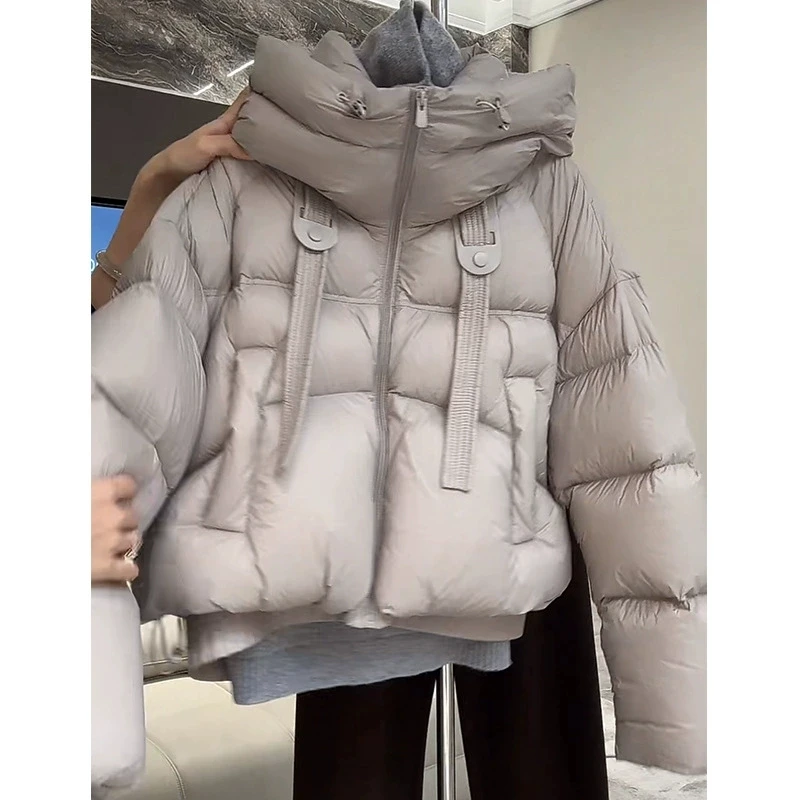 

2025 New Winter Women Short Down Cotton Coat Korean Fashion Hooded Parkas Casua Outerwear Windproof Warm Thick Bread Jacket Lady