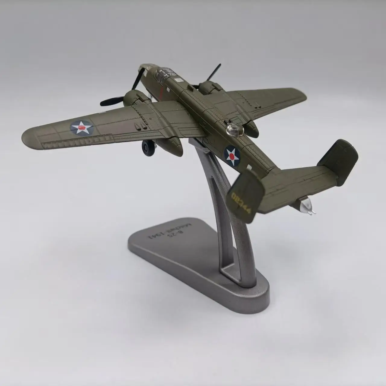 

Литой под давлением масштаб 1:144, американский бомбардировщик B-25, средний бомбардировщик B25, модель самолета из сплава Токио, Коллекционная игрушка, подарок, сувенир, украшение для дисплея