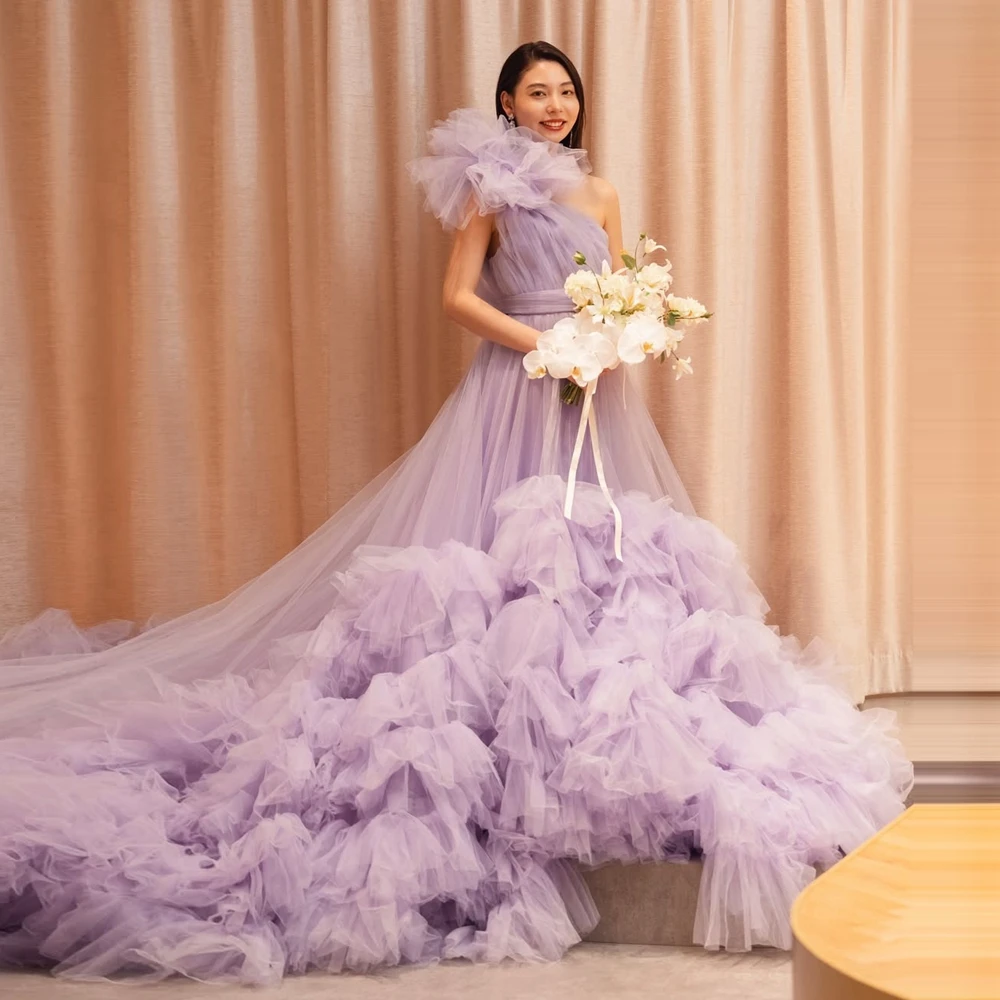 Robe de mariée asymétrique épaule dénudée en tulle lavande, jolies couches à volants, maille bouffante, robes pour occasions spéciales, robes de bal longues et moelleuses et luxuriantes