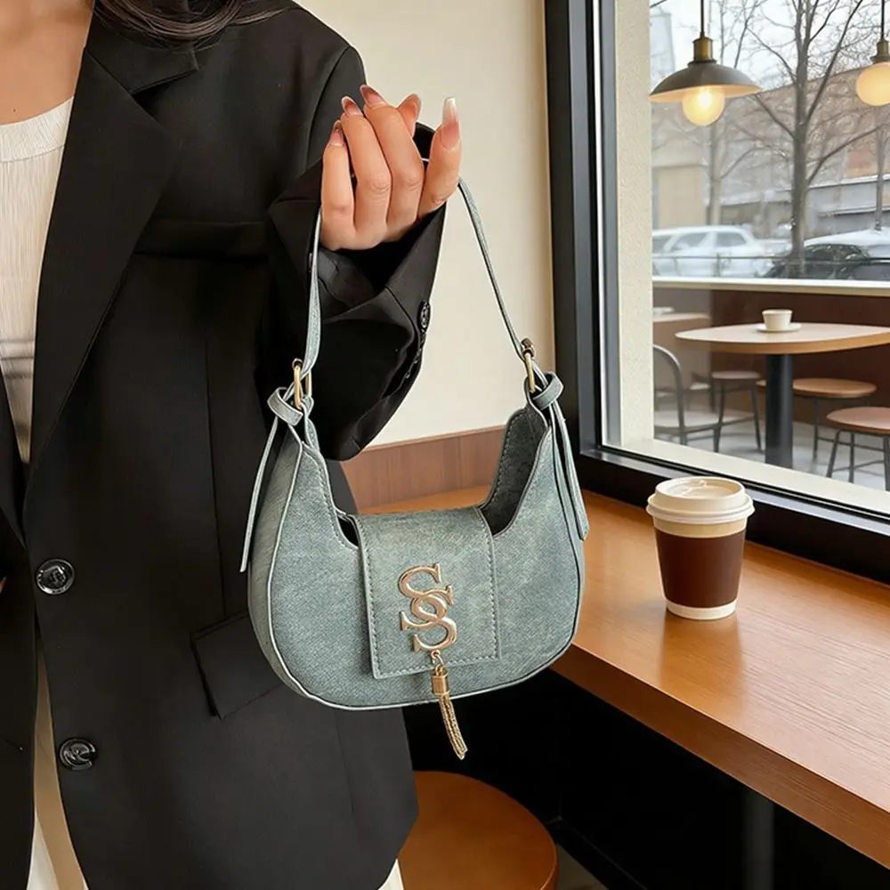 New Style PU Leather Dumpling Bag Small Size Minimalist Design Shoulder Bag Moon Shape Hardware Details Messenger Bag Girls