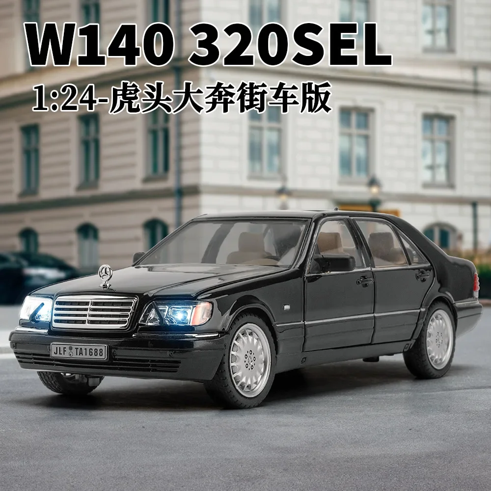 

Классический автомобиль Mercedes-Benz W140 320SEL в масштабе 1:24, модель автомобиля из сплава, со звуком и фотографией, детская игрушка, коллекционные предметы, подарок на день рождения, C335