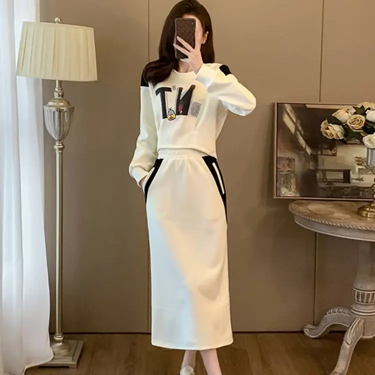 Autumn and Winter Versatile Women's Set Fashion Advanced Casual Sports Top+Half Skirt Two Piece Set Fashion