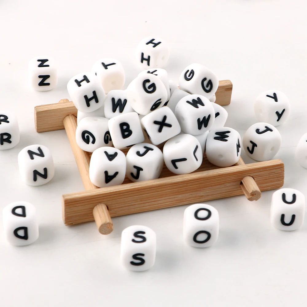 Sunrony 100 Stück 12 mm quadratische Silikon-Buchstaben-Perlen, englische Alphabet-Perlen, DIY-Schmuckzubehör, um Armband zu handgefertigte Herstellung