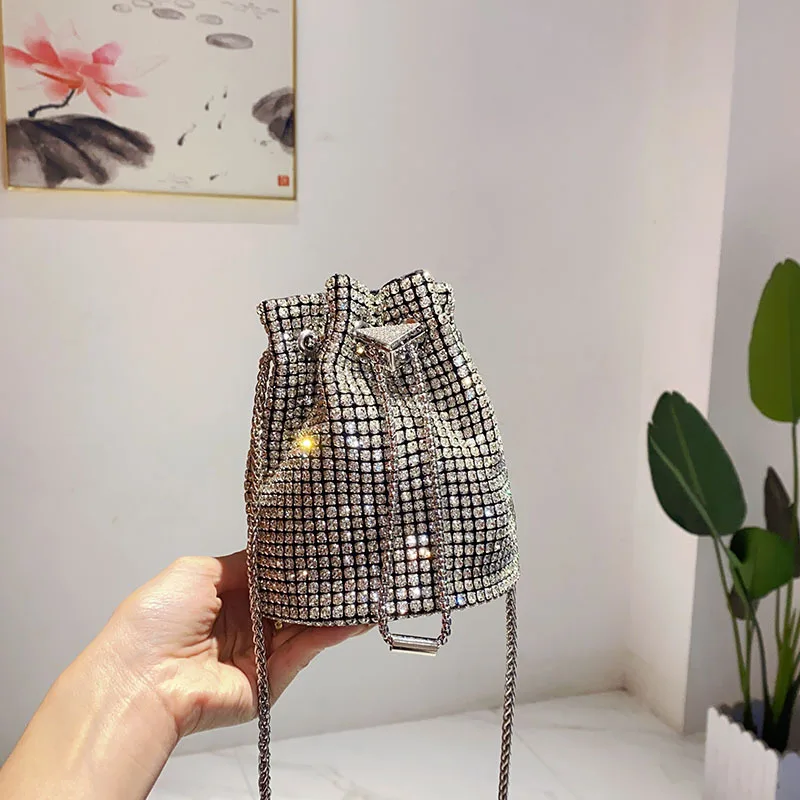 

Full A rhinestone bucket bag full of diamond bag fashion studded Joker slung hand bill of lading shoulder dinner bag