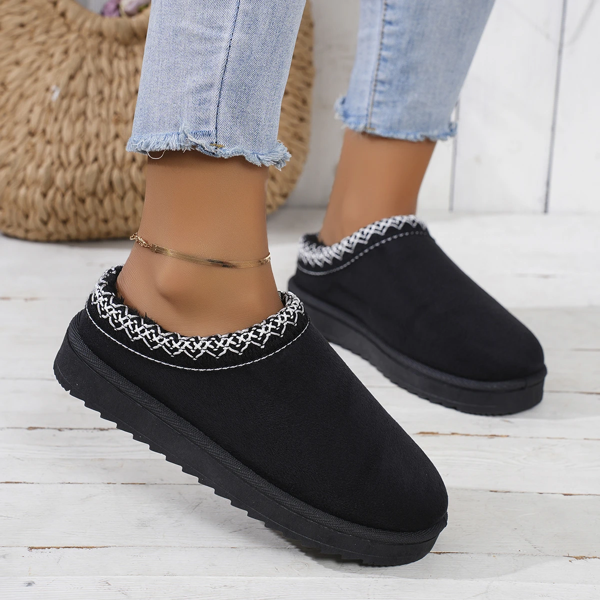 Snow Boots Women Winter New Cashmere Warm Thick Soles Without Heel-covered Hair Half Slipper Cotton Shoes Cashmere Warm Boots