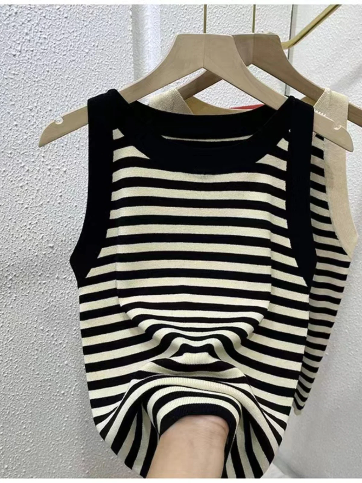 Damski dopasowany top na ramiączkach w paski, plus size, odzież wierzchnia, bazowy, casualowy, do pracy, mieszanka poliestru, kolekcja wiosna-lato 2025.