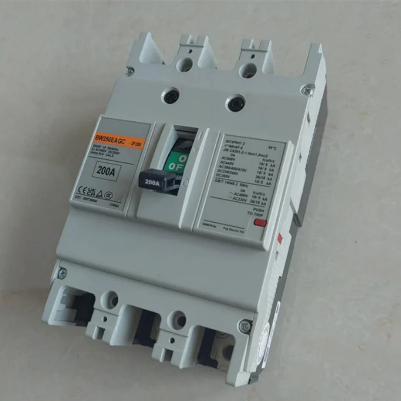 Molded Case Circuit Breaker   BW125JAG-2P 125A  BW250EAGC-3P 250A  BW250EAGC-3P 200A