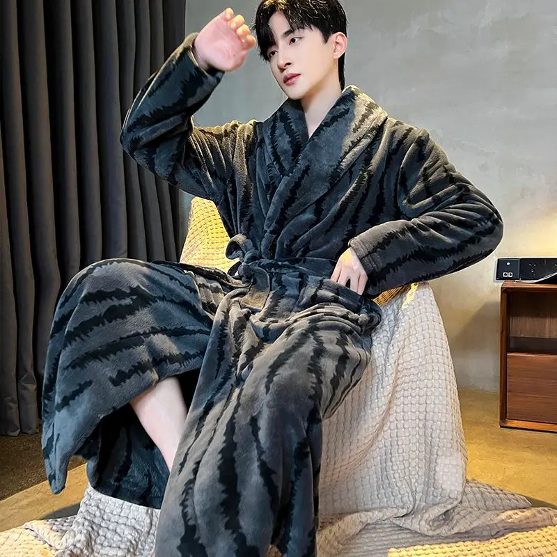 Pajamas Men's Autumn Winter Thickened Coral Fleece Large Size Wearing Bathrobes Warm Long Sleeves Spring Flannel New Models