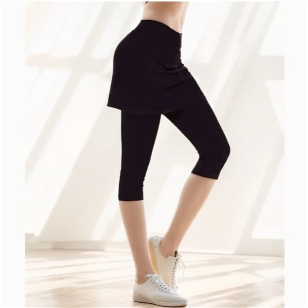 

Ladies' cropped pants, sports, golf, gym, tennis, yoga, legs, high waisted cropped pants with skirt, yoga pants