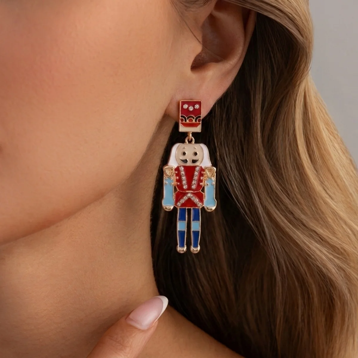 Weihnachtliche Strass-Ohrringe mit rotem und blauem Emaille-Nussknacker für Damen, niedliche, bunte, gestreifte, soldatenförmige Ohrringe, Schmuck. – Detail 17