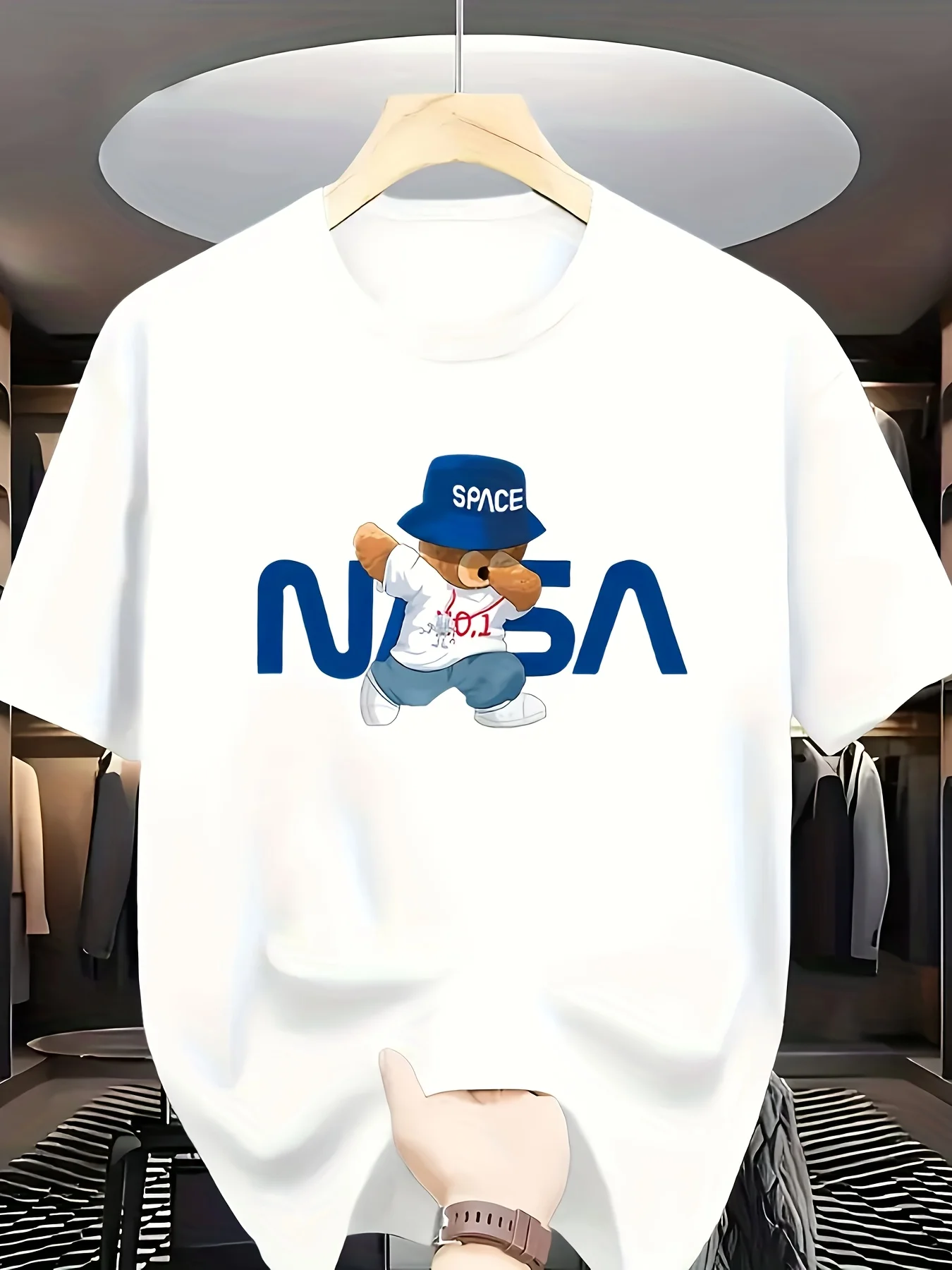 

Men'S Fun Bear Hat And Blue Letter Patterned T-Shirt - Made from Heavy Fabric, This Short-Sleeve Blue T-Shirt Features