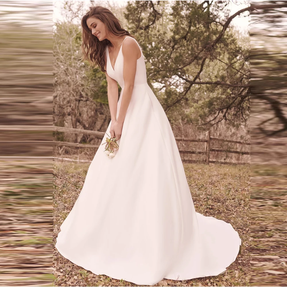 Boho Wedding Dresses ball gown Sleeveless V-neck Vestido De Noiva Elegant Bridal Gown Open Backless button