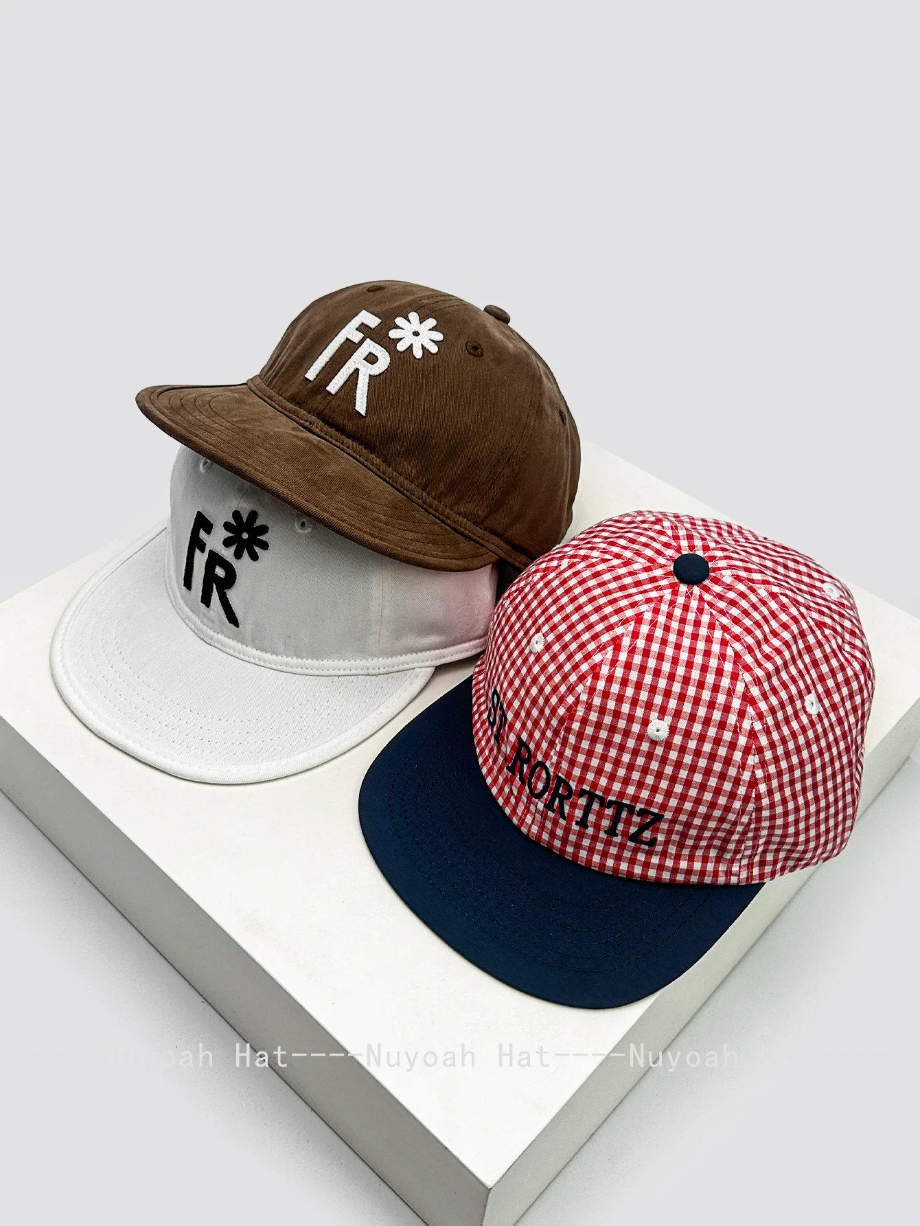 

Spring Summer New Plaid Letter Baseball Cap Unisex Flat Brim Color Block Niche Retro Casual Duckbill Cap