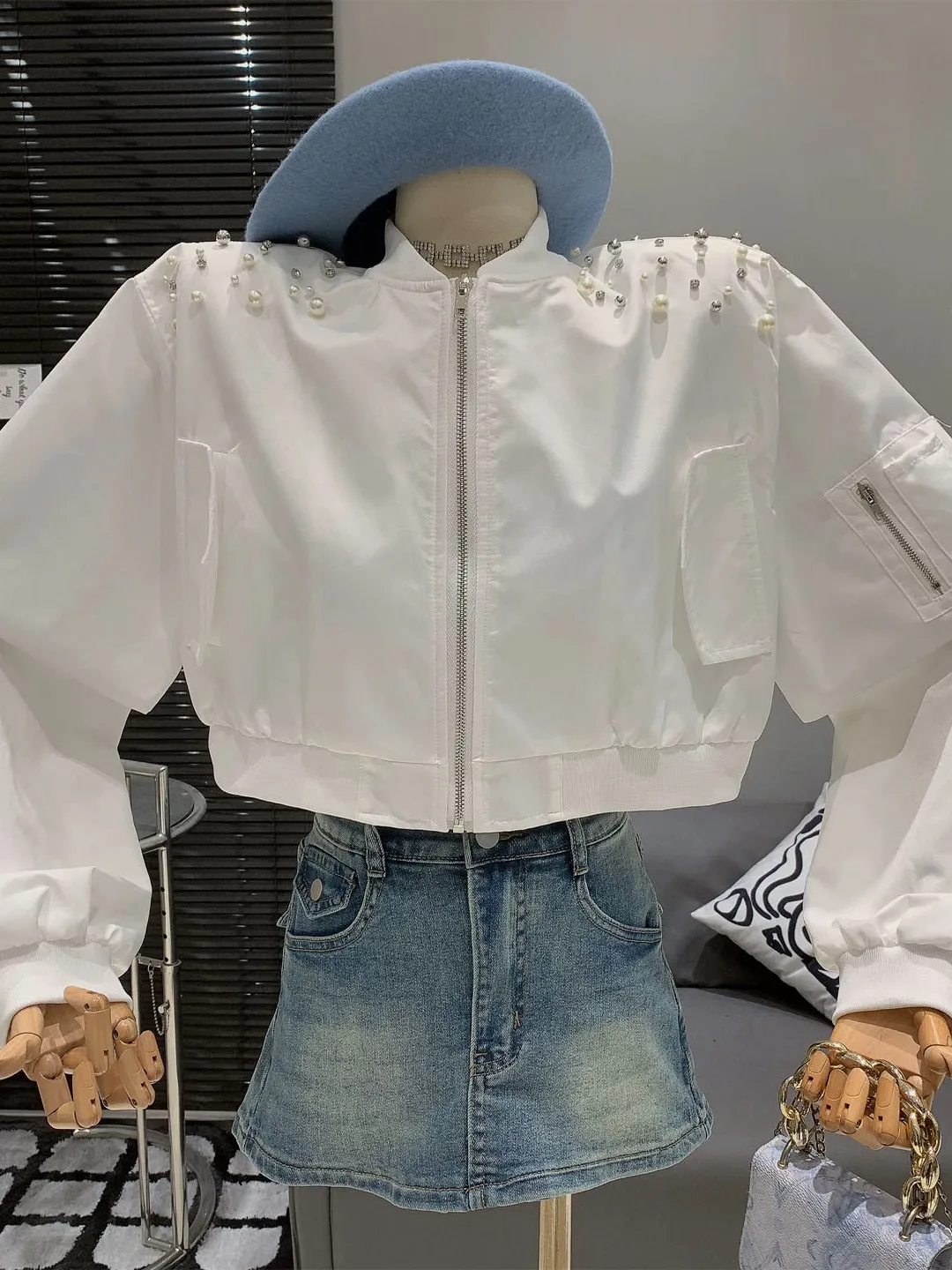 Korean Style Short Baseball Jacket Women's 2026 New Model Commute Loose Fit Antimicrobial Zipper Closure Pure Color Ladies Coat