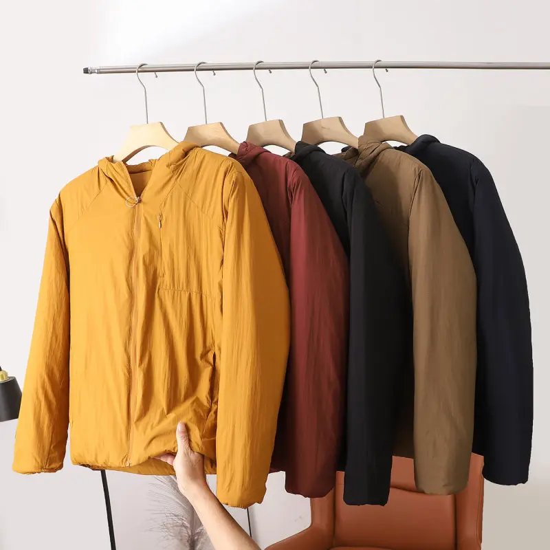 Outdoor-Herrenjacke aus Tech-Baumwolle mit Kapuze, gefüttert, 2026 Herbst-Winter, leicht, flauschig, kältebeständig, wasserdicht, lässiger warmer Parka. – Detail 1