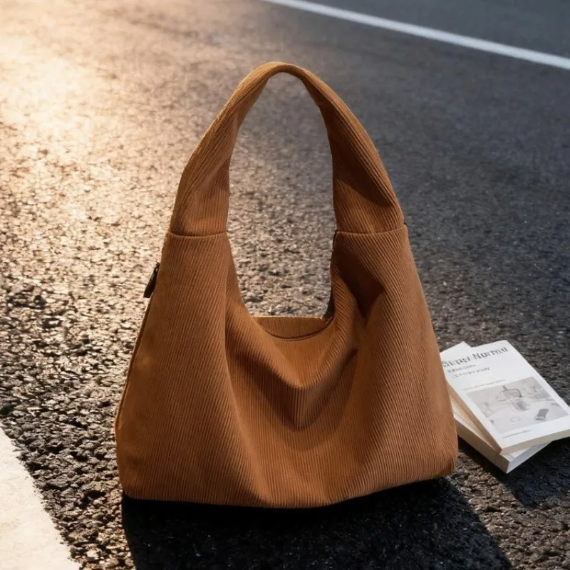 

Изумительная ретро-сумка для подгузников на одно плечо: универсальная, изысканная, очаровательная, элегантная, стильная, с отделениями для хранения