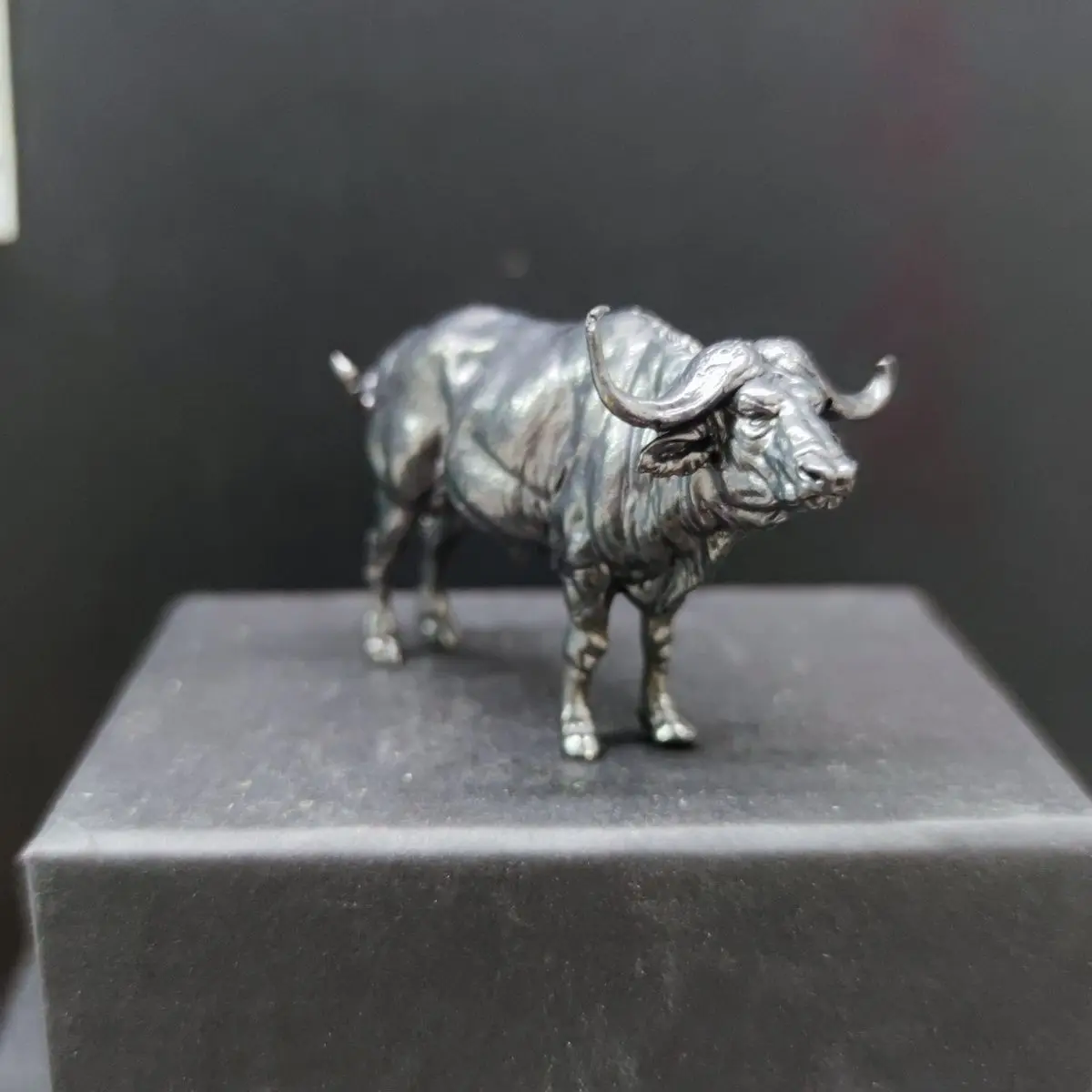 Miniature African Wild Buffalo Pure Copper Animal Ornaments Hand-Made Model Landscaping Sculpture Desktop Ornaments Gifts