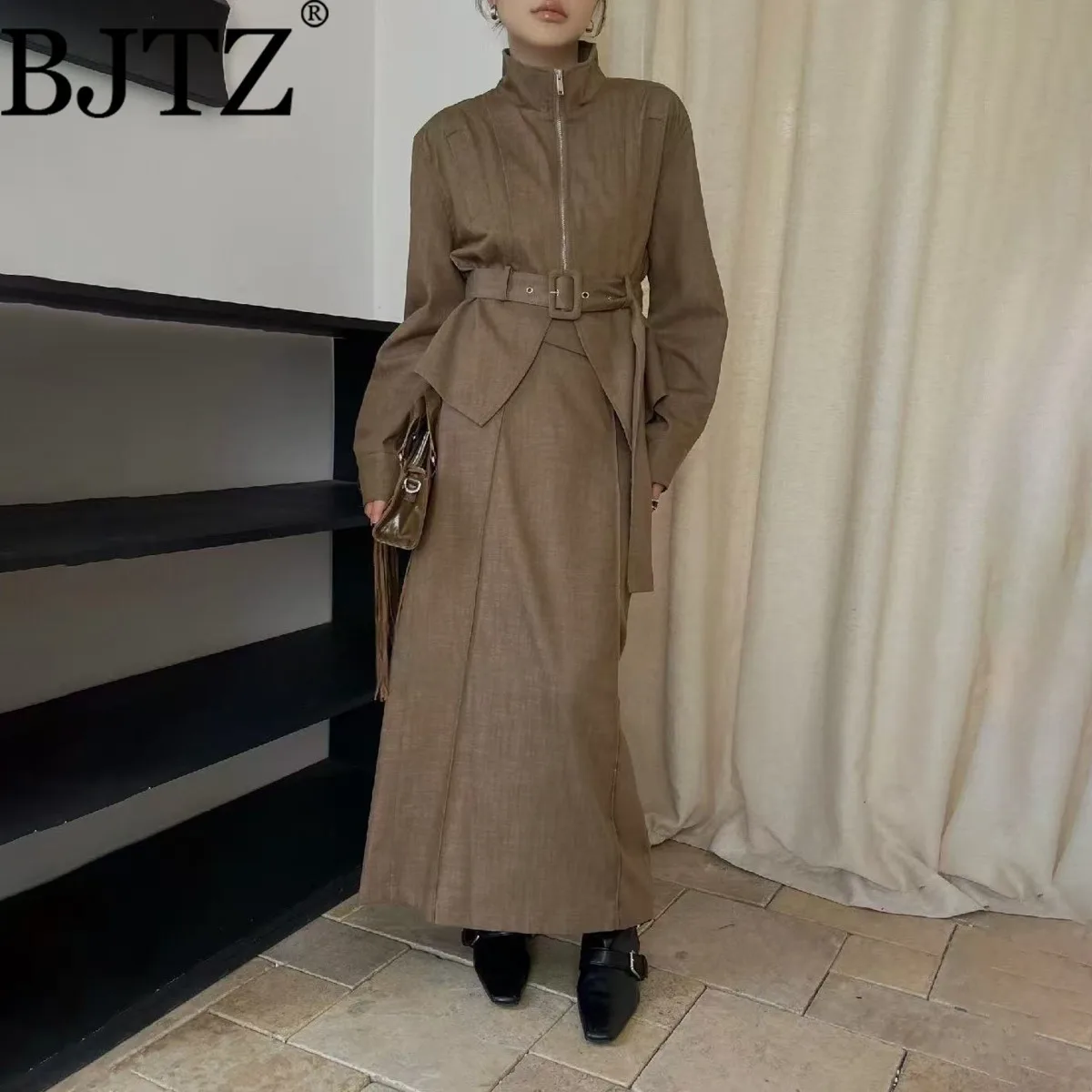 

BJTZ Дизайнерский пояс с завязками на талии Куртка на молнии + юбка с высокой талией Комплект из 2 предметов для женщин 2025 Новый темпераментный женский комплект одежды