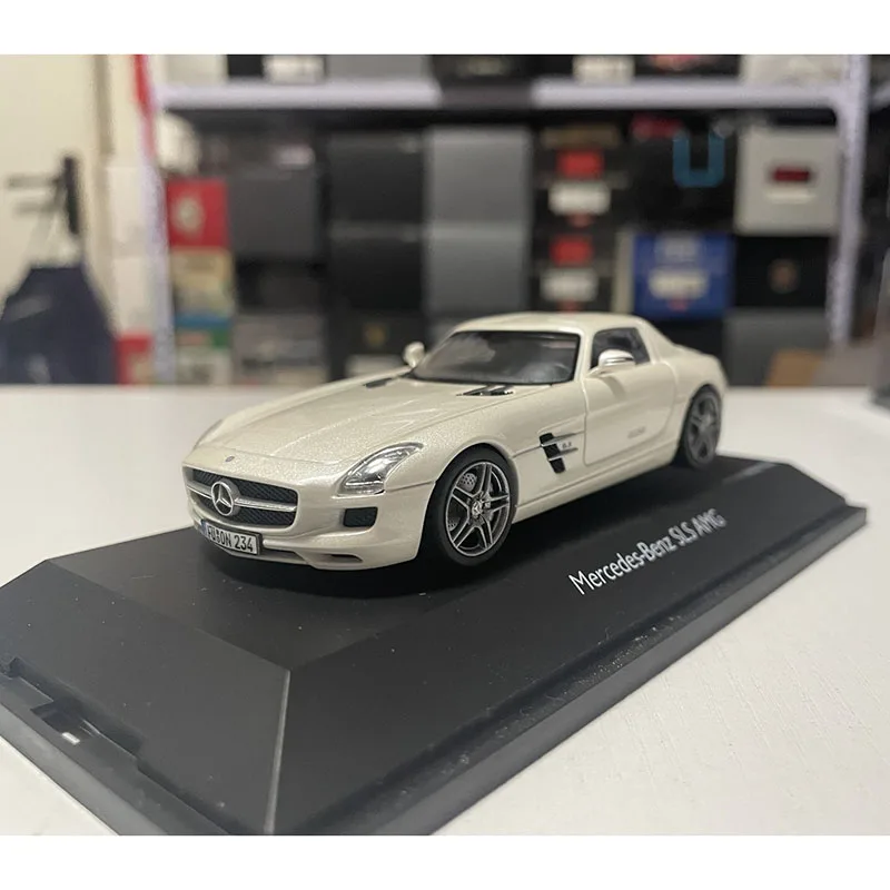 Diecast 1:43 Scale SLS AMG Coupe C197 Sports Car Alloy Model Collection Souvenir Display Ornaments Vehicle Toy