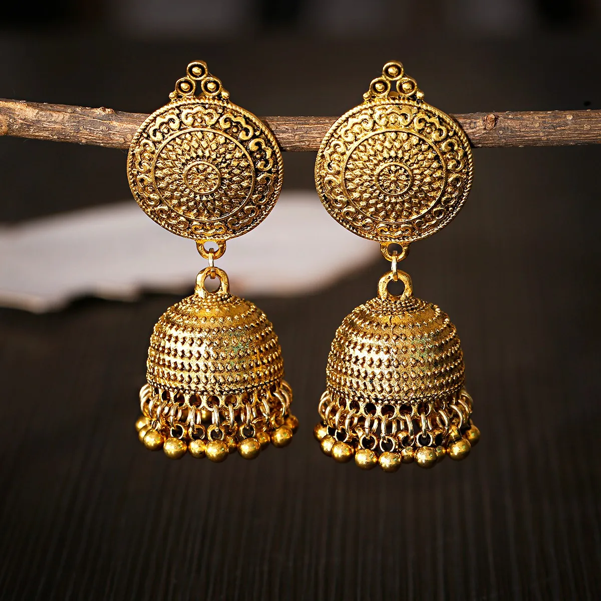 Vintage Ethnic Gold Color Jhumka Earrings Bijoux Antique Round Carved Bells Dangle Earrings Female Wedding Jewelry