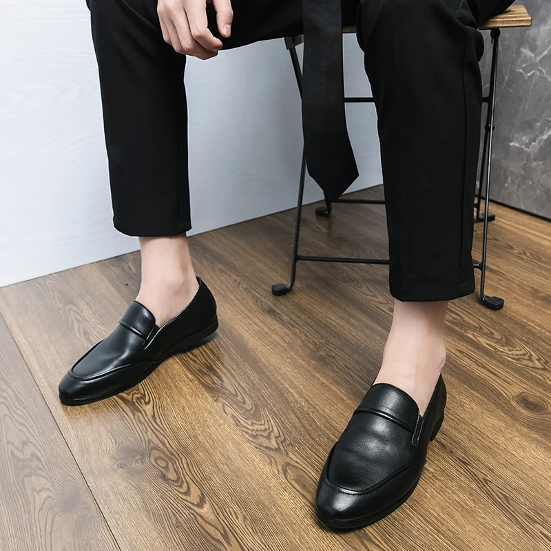 أحذية رجال الأعمال بدون كعب من الولايات المتحدة عارضة خفيفة الوزن مريحة السفر أحذية جلدية صغيرة الأحذية الاجتماعية حجم 38-46