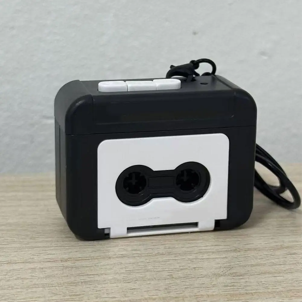 LLavero de pareja con diseño de grabadora Retro, caja de música Mini con función de grabación, bolso creativo, accesorios colgantes, regalo para amigos