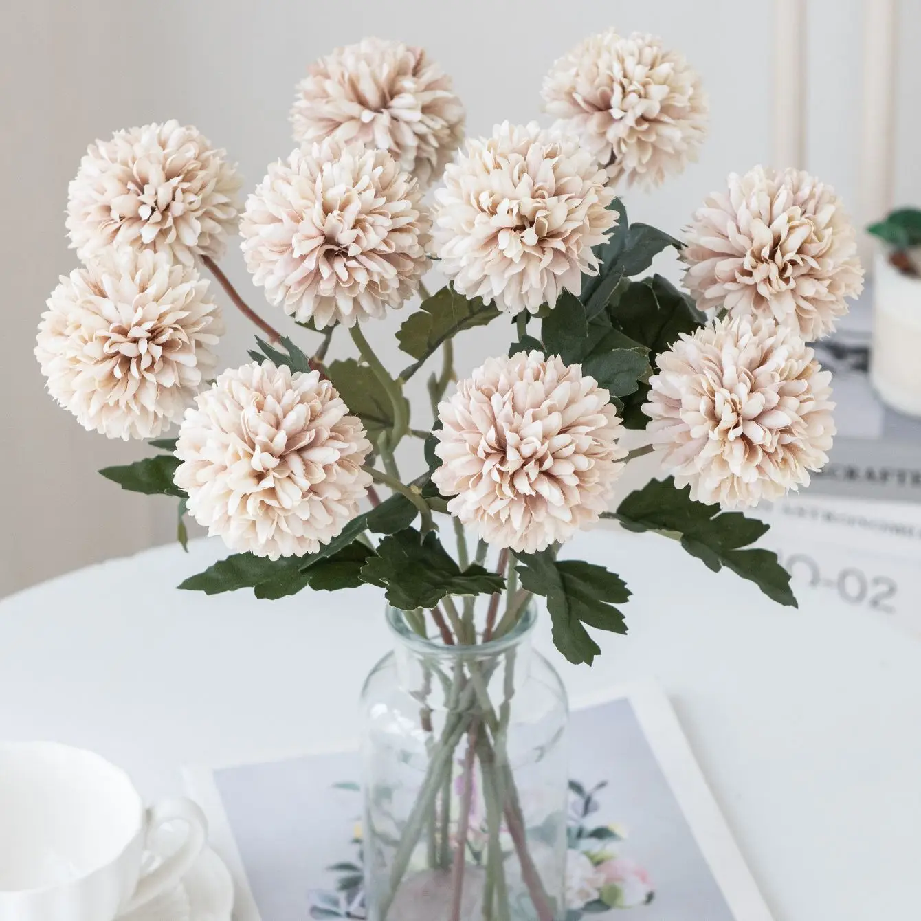Künstliche Blume Seidenkugel Chrysantheme Valentinstag Hochzeit KranzBrautstrauß Home Room Table Windowill Decora DIY Geschenke Box