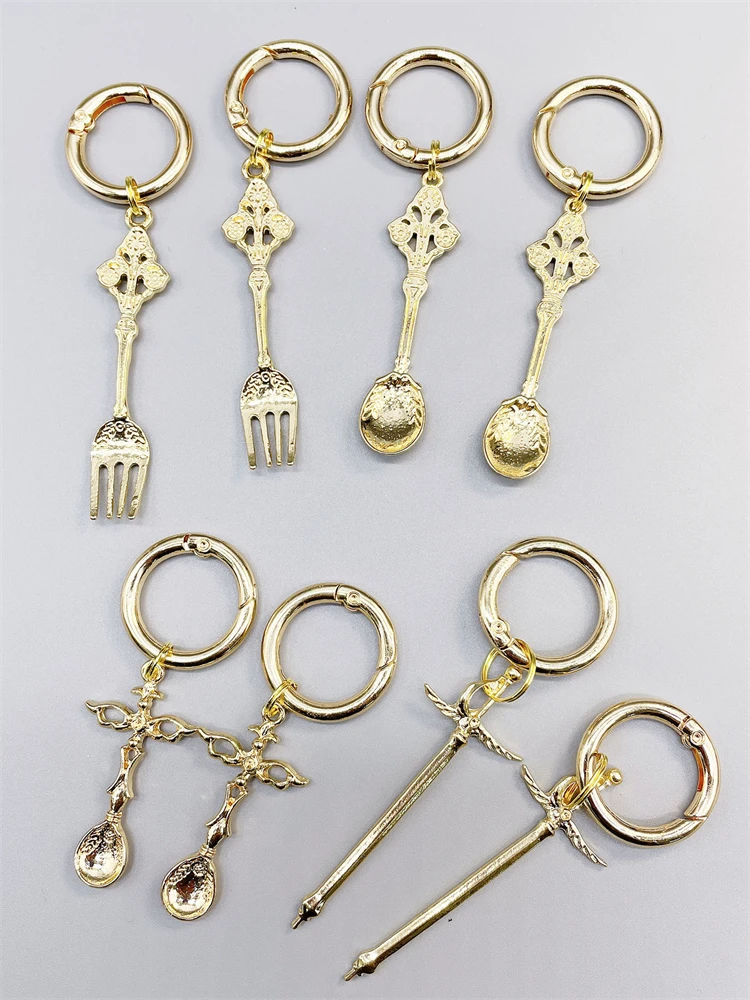 2 قطعة الذهب الشرير الصليب السيف الأحذية السحر للأحذية شخصية الأحذية قلادة الزينة مضحك إبزيم حذاء ديكور Diy بها بنفسك اكسسوارات #4