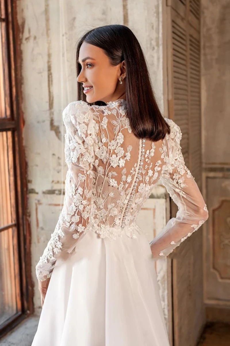 Beautiful Luxury Bohemian High Fork Wedding Dresses A-Line High Neck Lace Tulle Beach Bridal Gown Long Sleeves Sweep Train New