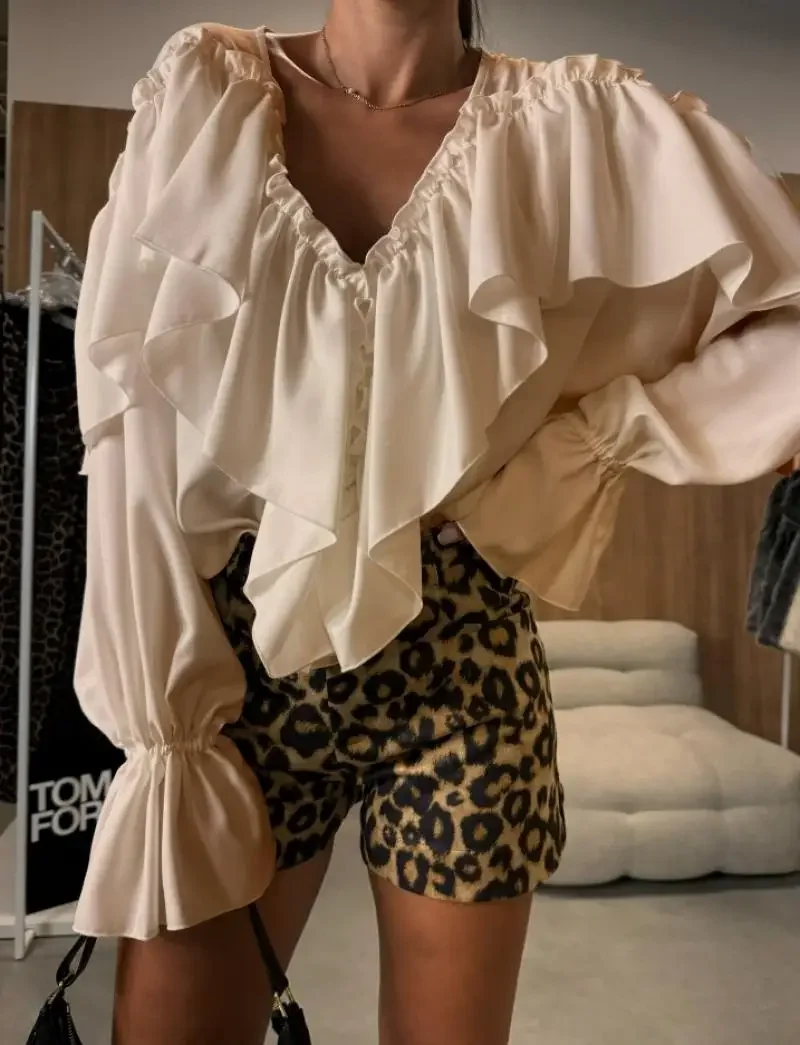 Элегантная французская рубашка с краями грибка, осенняя повседневная рубашка нишевого дизайна с v-образным вырезом и длинными рукавами, женская рубашка с длинными рукавами