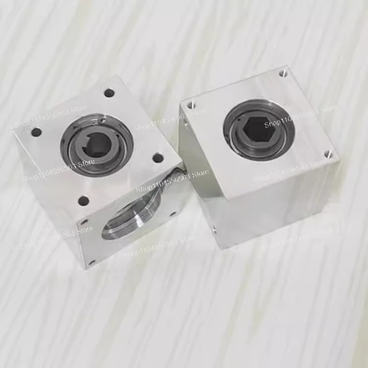 42 * 42 Small Bevel Tooth Rotator 90 Degree Speed Ratio 1:1 Right Angle Transmission Gearbox Shaft Hole Keyway Hexagonal D Hole