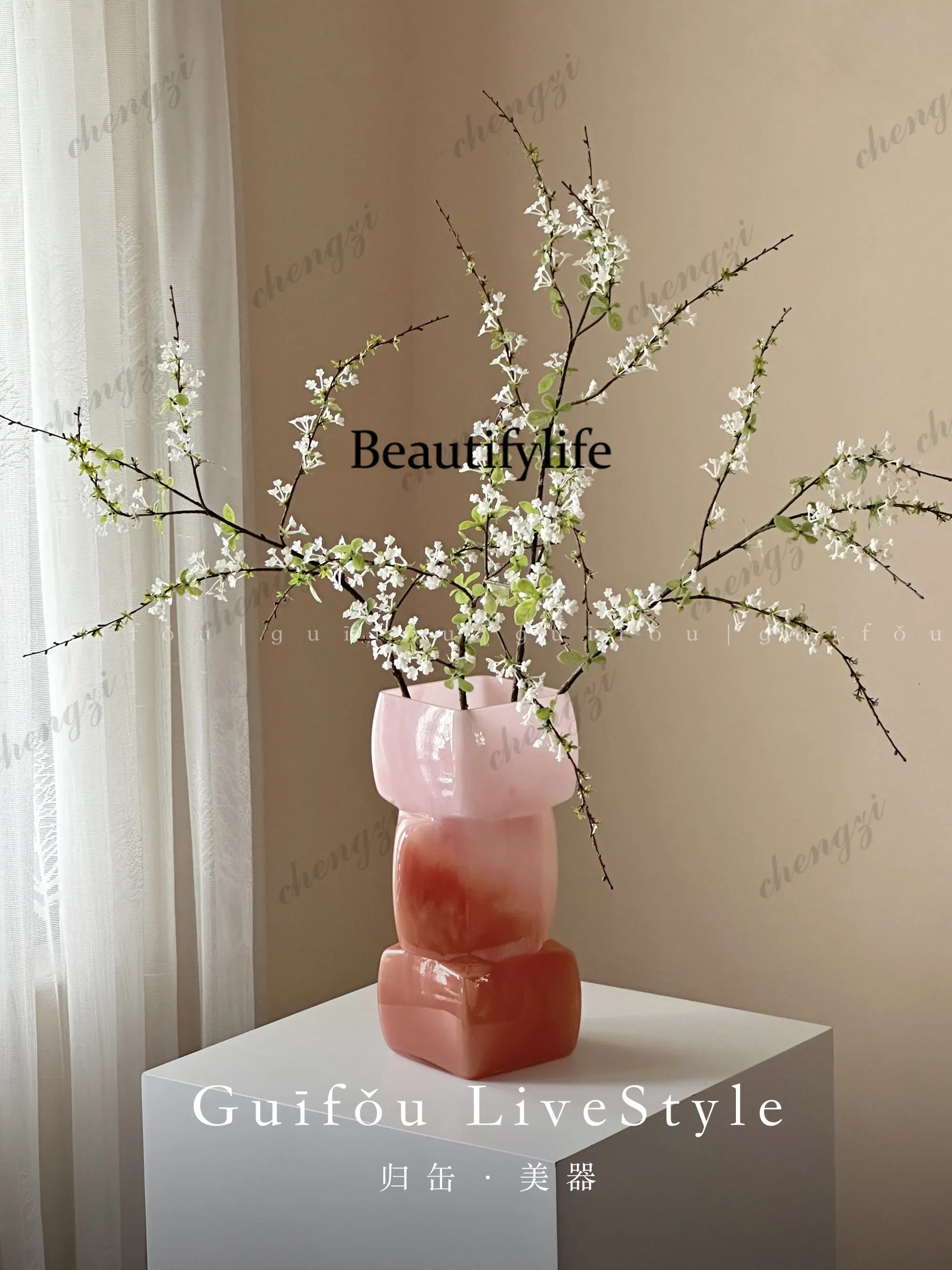 Chinese-style glazed square mouth niche design, water-raising fresh flower arrangement, pink, emotionally stable vase