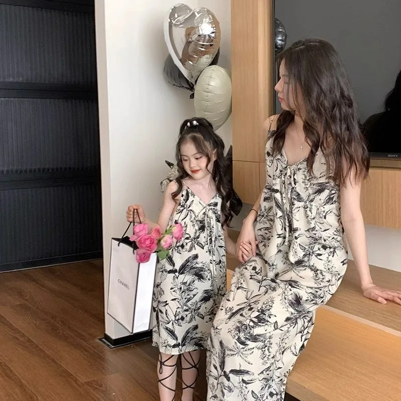 

Summer Family Look Mom Daughter Beach Wear Dress Mother Baby Girl Vacation Dresses Women 2023 New Clothing Mum and Me Outfits