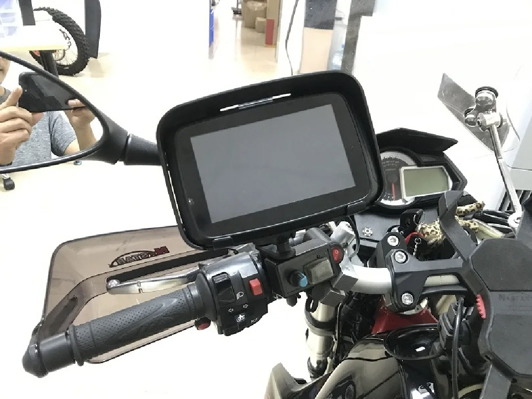 

5-Inch motorcycle portable GPS satellite navigator, level 7 waterproof and dustproof Android 6.0