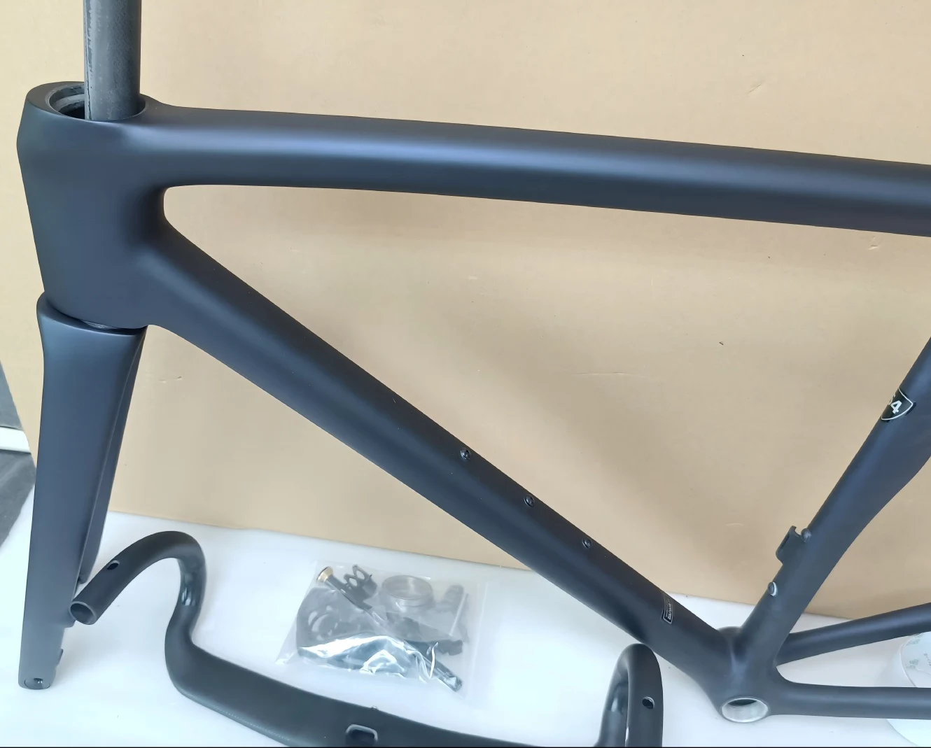 

35 Colors 2026 Lightweight Road Bike Frameset X8 Disc Brake Frame with Handlebar Available Size 44cm 49cm 52cm 54cm 56cm 58cm