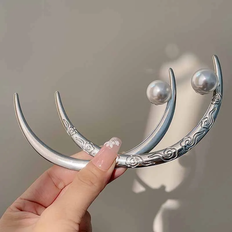 Pearl Hair Stick Crescent Moon Hair Pin Forks For Women Metal Hair Clip Barrettes Hairpin Hair Accessories Womens Sweet Headwear view 5