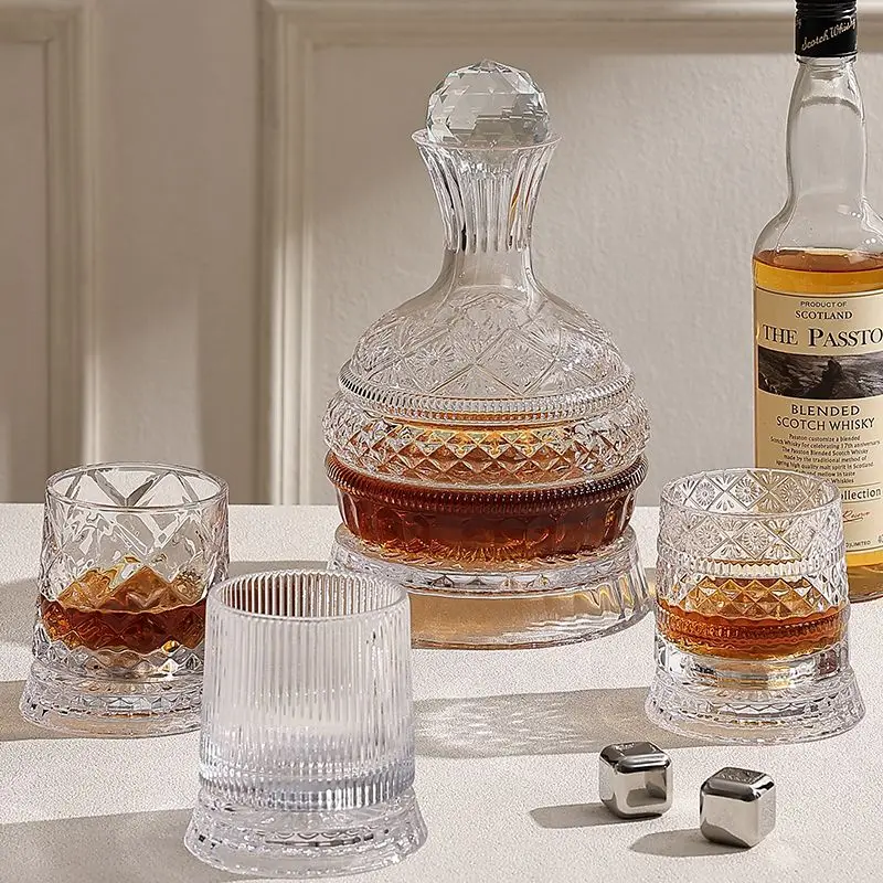 Crystal Glass Rotating Decanter Whisky Glass Red Wine Whisky Decanter Luxury Decanter 360° Rotating Bar Wine Accessories