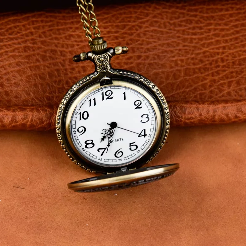 Eagle pattern quartz pocket watch Bronze pocket watch Men's and Women's chain Watch Large bronze alloy pocket watch