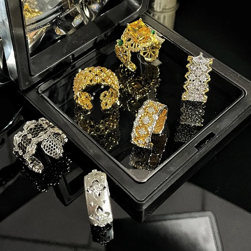 New Luxurious Retro Lace Hollowed Out Thickened Copper Opening Rings for Women French Sophistication Full of Rhinestone Rings