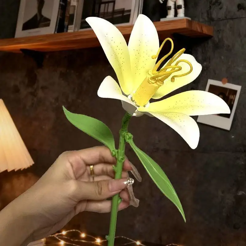 Bloques de construcción de la serie Lily, muy adecuados como regalos para el Día de San Valentín y decoraciones de escritorio.