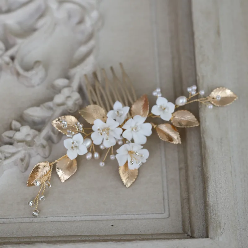 Delicate Porcelain Flower Small Comb Bridal Hair Pins Piece Gold Color Leaf Wedding Headpiece Handmade Women Pearls Hair Jewelry