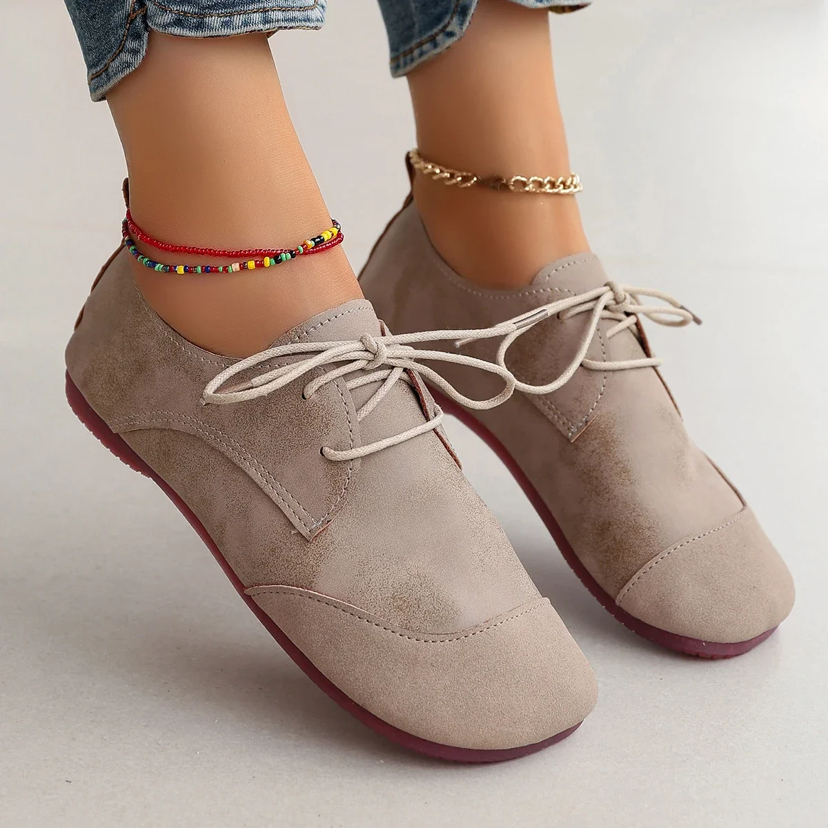 Modische neue Damen-Schuhe mit weicher Sohle, runder Spitze, Wildleder, Schnürschuhe, bequeme Loafer, Low-Top-Retro-Freizeitsneaker, Übergröße 43 – Detail 5
