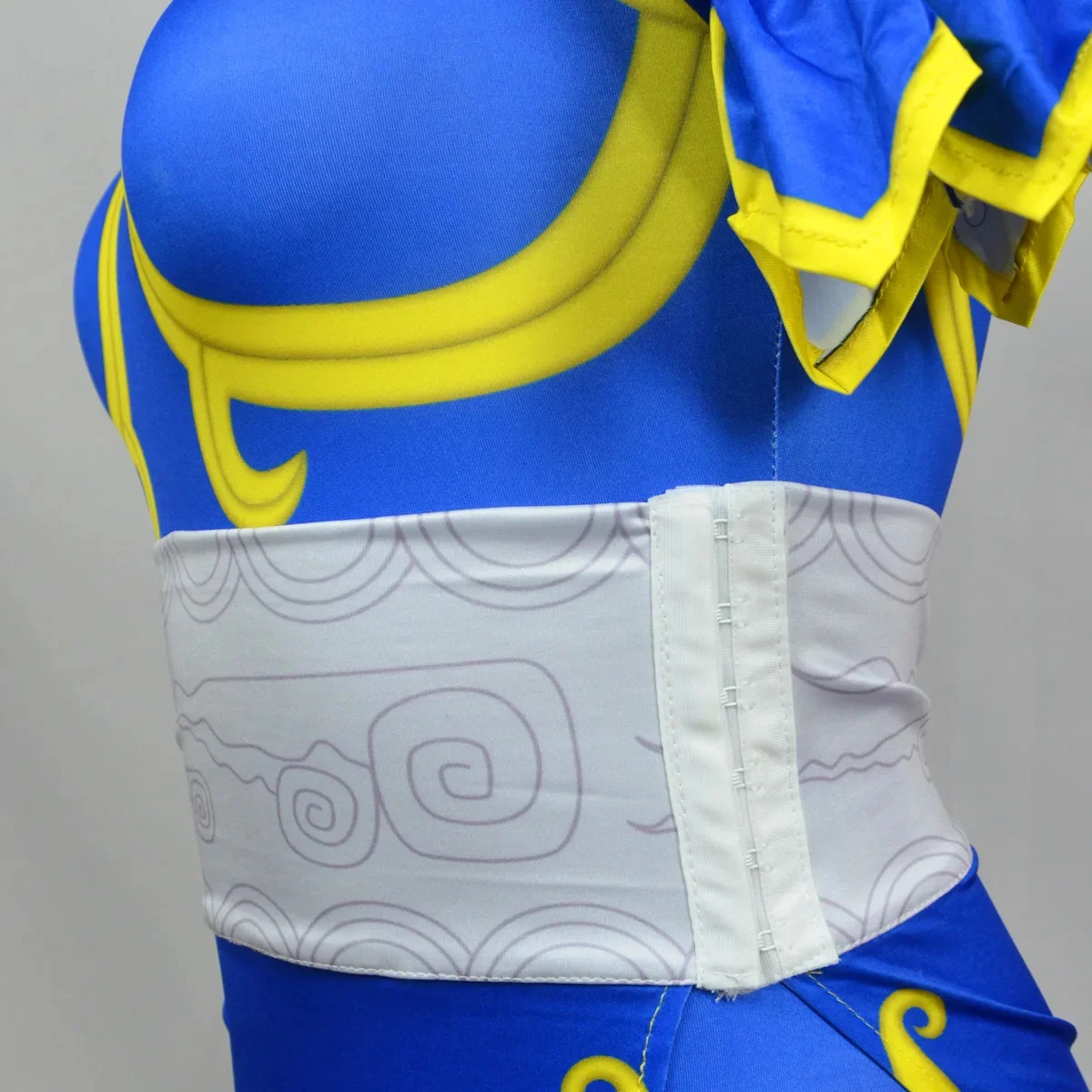 أزياء تشونلي التأثيرية لبدلة شيونغسام المقاتلة في الشوارع، مجموعة مثيرة لحفلات الهالوين مع عصابة رأس معصمه