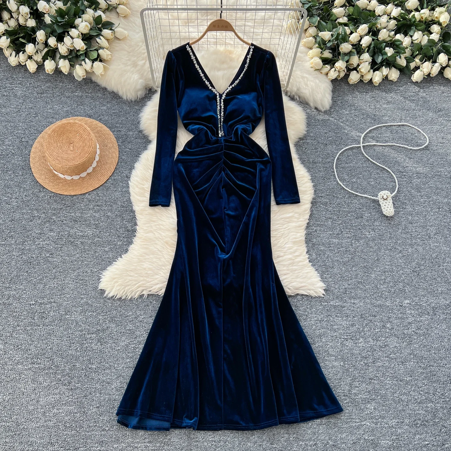 Elegant V-neck Vintage Long Sleeve Chic Rhinestone Slim Pleated Velvet Dresses French Evening High Street Autumn Winter Clothing