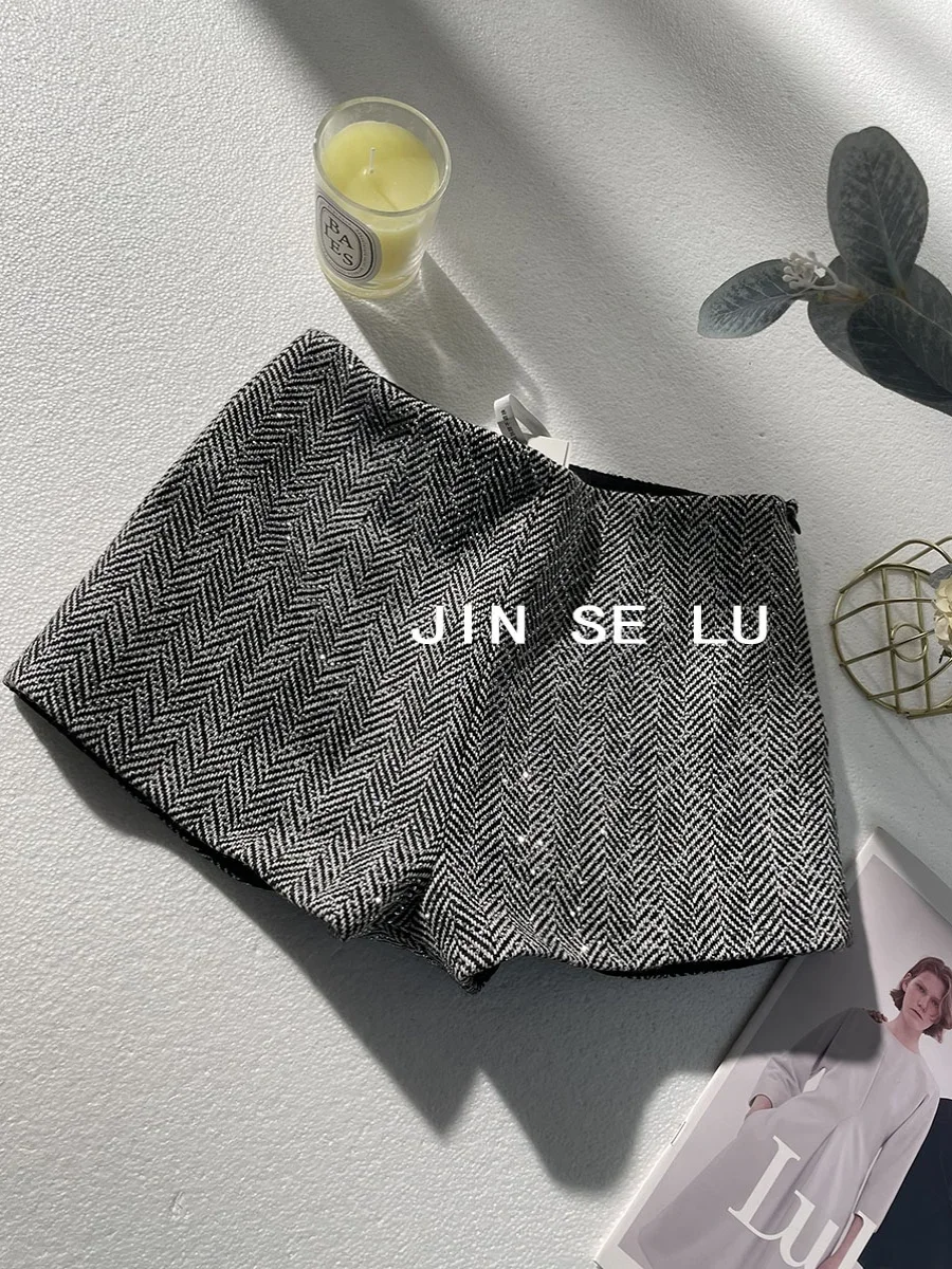 Women's Shiny A-line Striped Shorts 2024 Spring and Autumn Hot Girl Herringbone Pattern Hot Diamonds High Waist Hot Pants Ladies