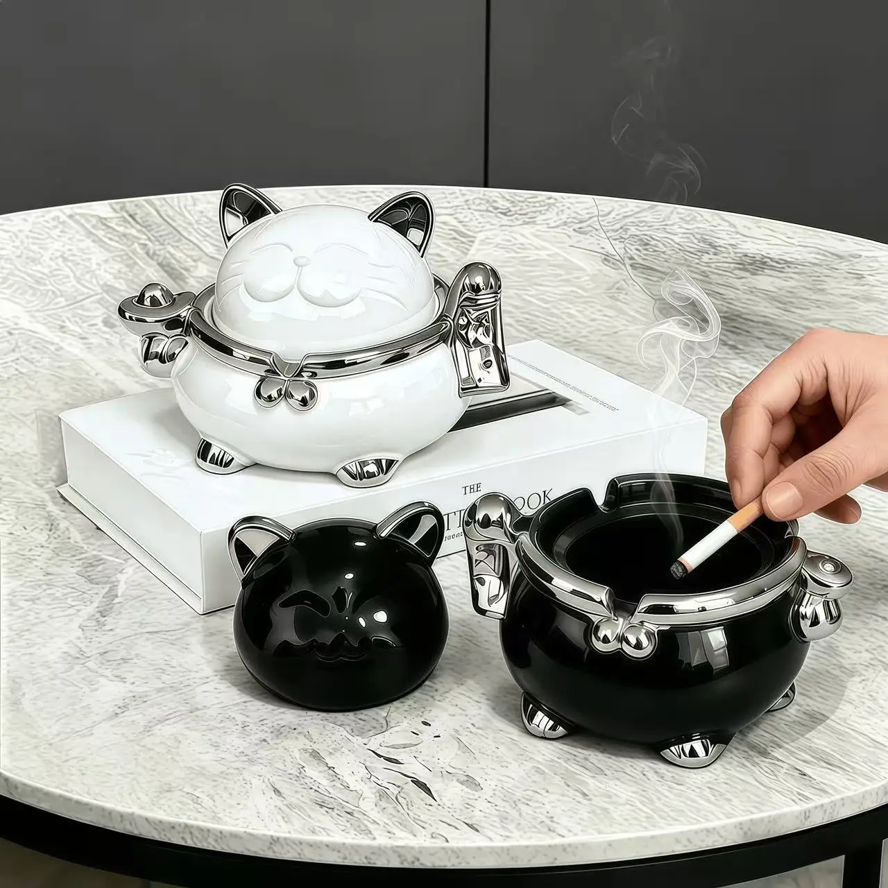 

Maneki Neko Lucky Cat Ceramic Ashtray Cute Cartoon Creative Home Office Smoking Accessories Decoration