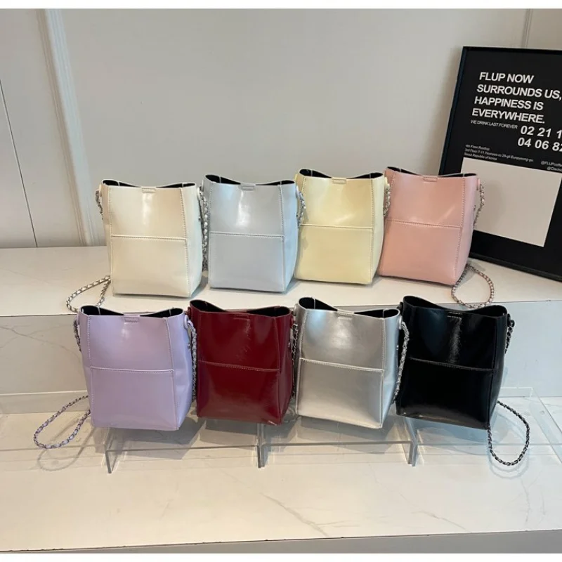 حقيبة ساعي البريد للسيدات متطورة مصنوعة من جلد نوبوك، عصرية من تشيانغ ماي، خفيفة الوزن، ناعمة، مظهر يومي ​