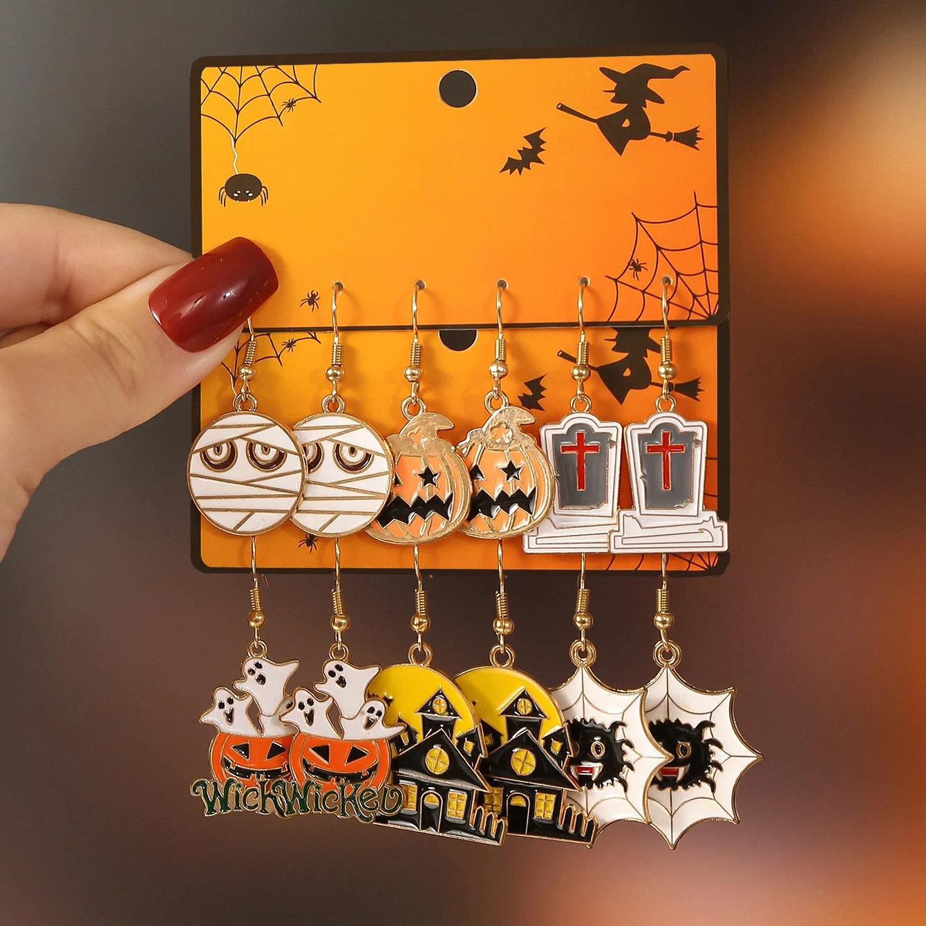 

6 Pairs/Set Pumpkin Head Spider Web Castle Bat Pendant Earrings Trendy Gothic Punk Dangle Ear Stud Women's Niche Halloween Gifts