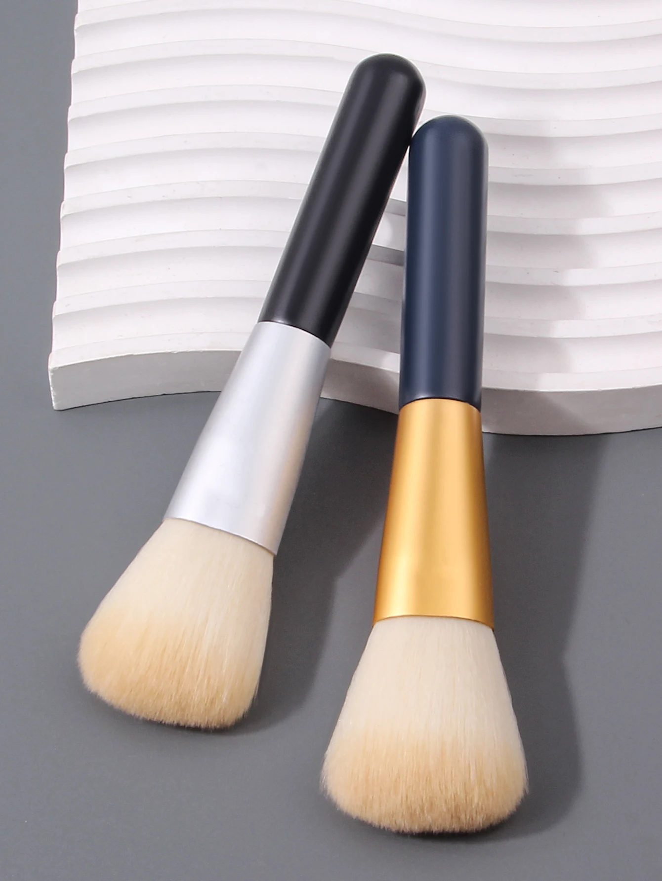 Set di pennelli per trucco di fascia alta da 2 pezzi, pennello per fard, pennello per cipria, pennello per contorno, fibra sintetica, strumenti per trucco con manico in legno